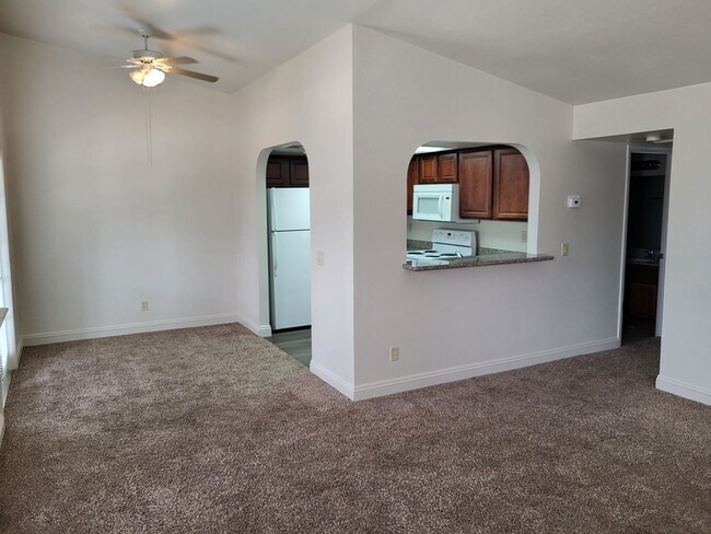 Building Photo - 1412 Bass Dr
