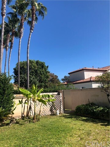 Building Photo - 15 Monaco