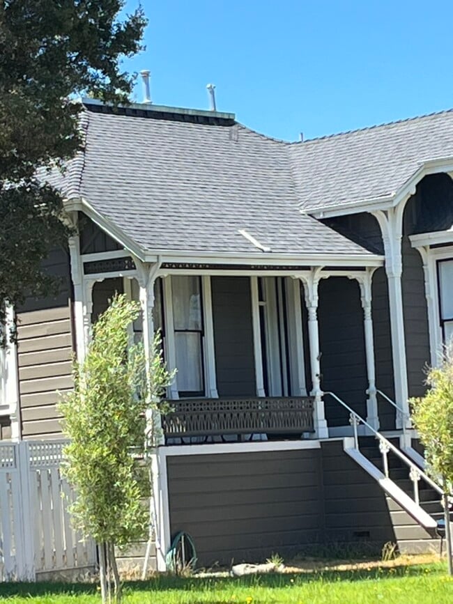 Building Photo - 1535 9th St