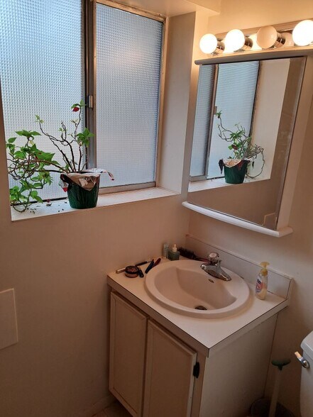 Building Photo - 8 Templar Ct