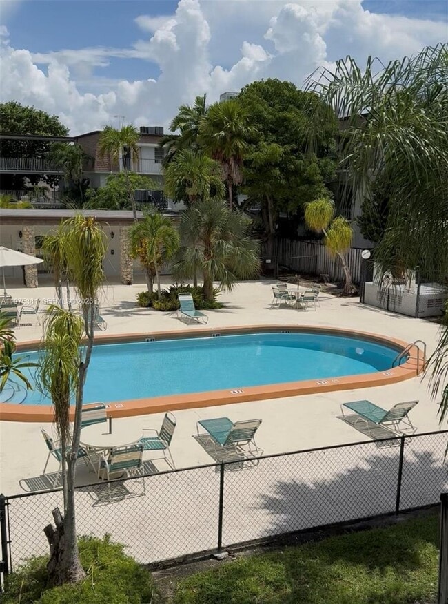 Building Photo - 9641 SW 77th Ave