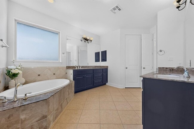 Building Photo - 3904 Piana Pl