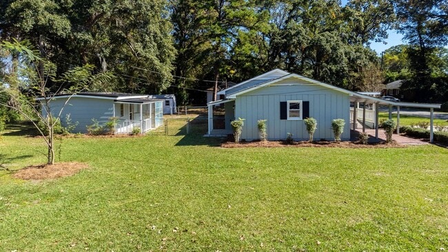 Building Photo - 1106 Bullard St