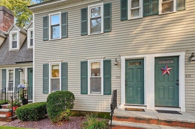 Building Photo - 852 Wellman Ave