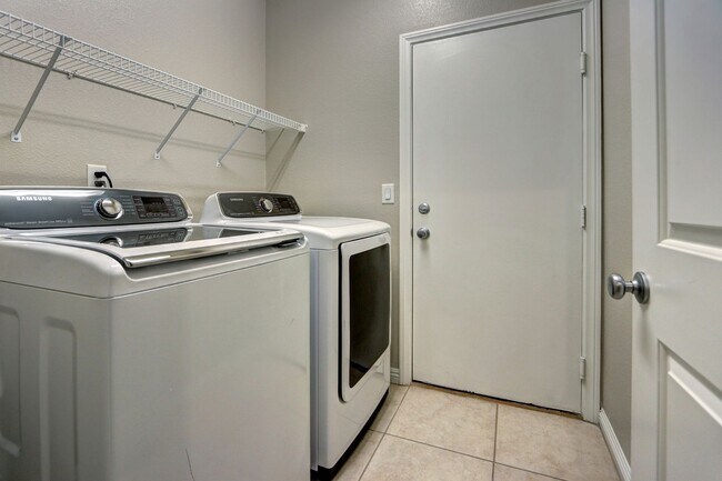 Building Photo - 2865 Tanager Hill St