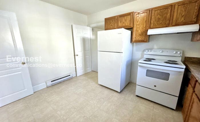 Building Photo - 5 Bancroft Ave