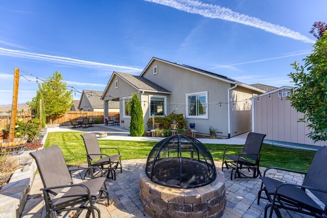 Building Photo - 784 Ahwanee Dr