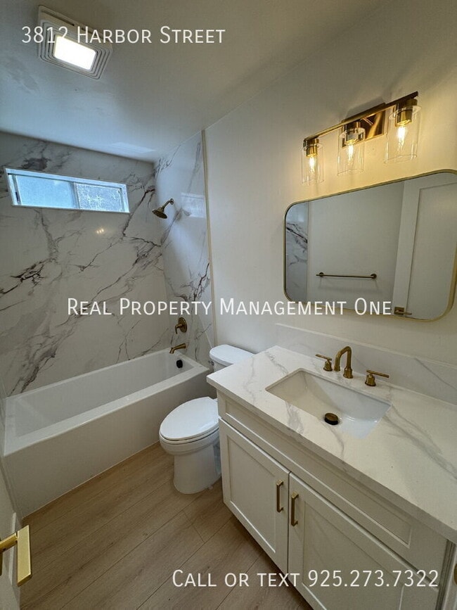 Building Photo - 3812 Harbor St