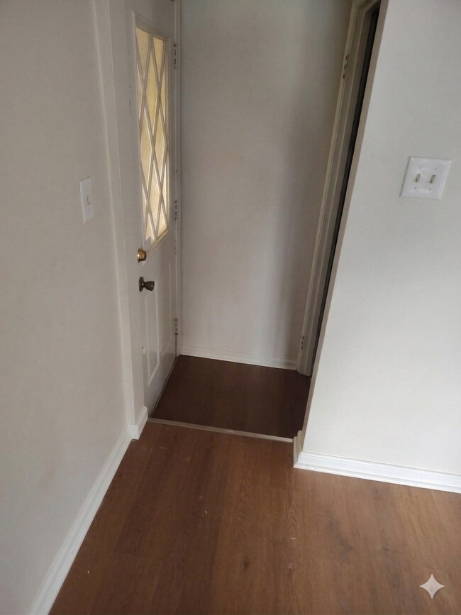 Building Photo - 3305 N Keystone Ave