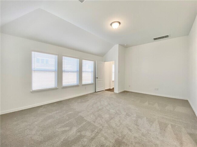 Building Photo - 716 Landing Ln