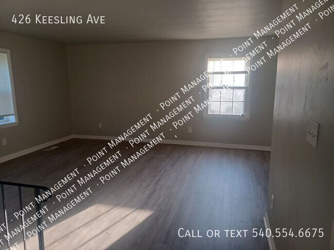 Building Photo - 426 Keesling Ave