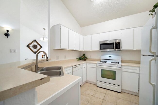 Building Photo - 2614 Howellwood Wy