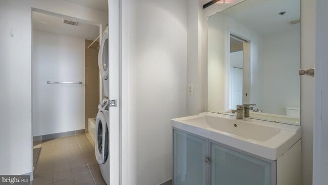 Building Photo - 444 N 4th St