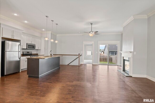 Building Photo - 4631 Thompson Rd