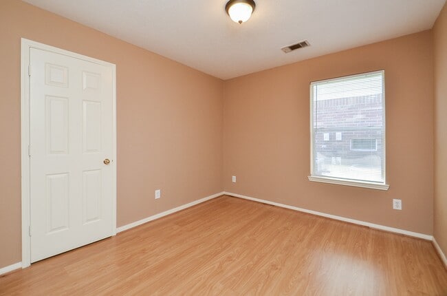 Building Photo - 17315 Kenton Crossing Ln