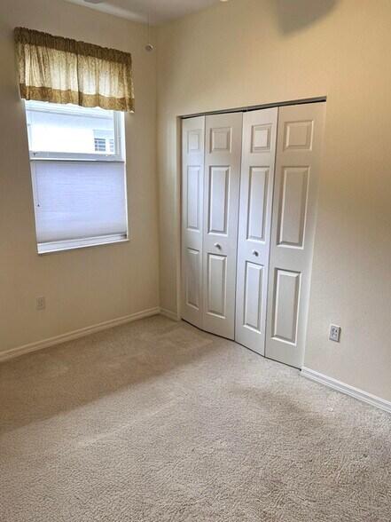 Building Photo - 1494 Millbrook Cir