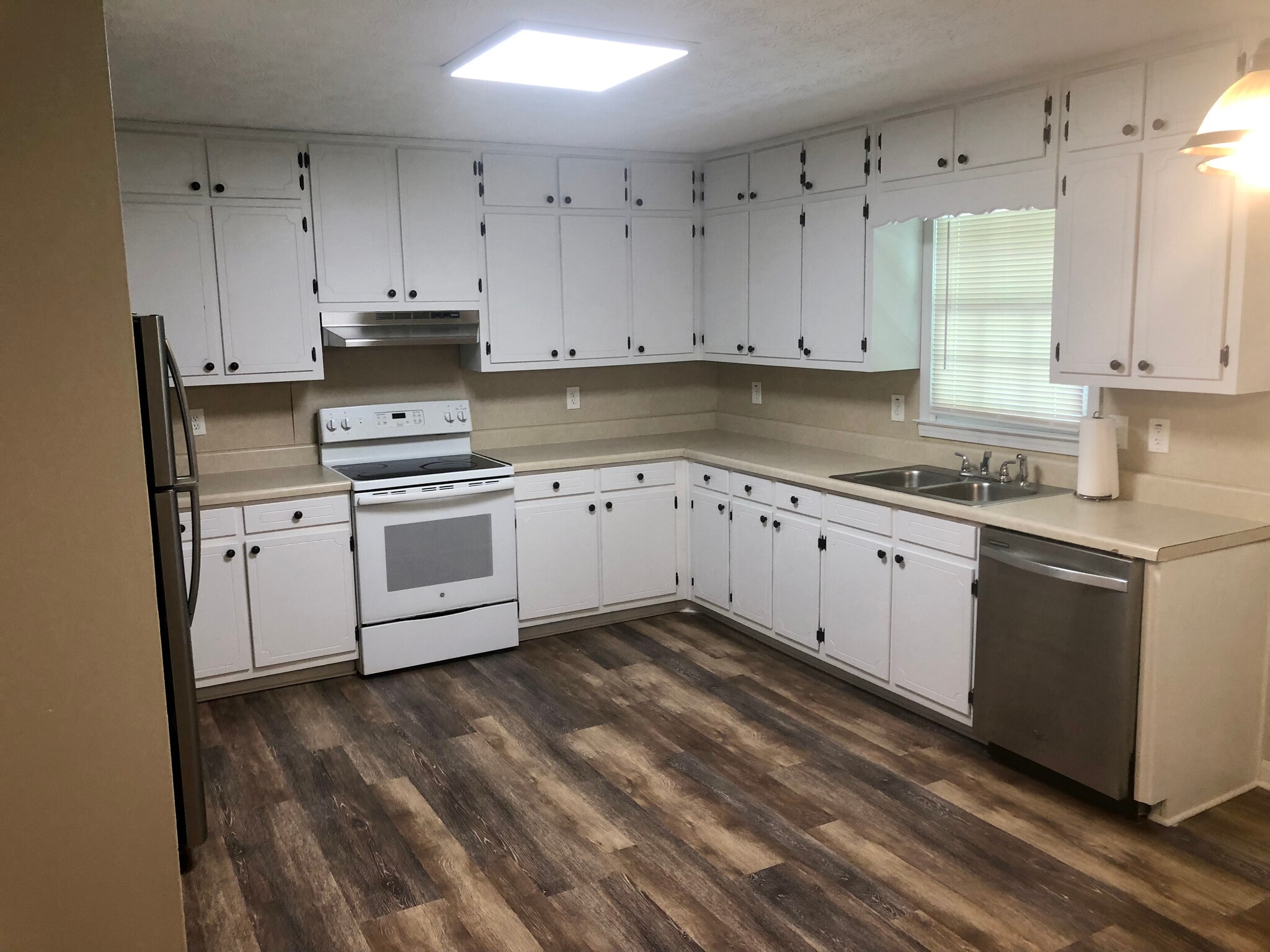 Building Photo - 2376 Rosedale Rd