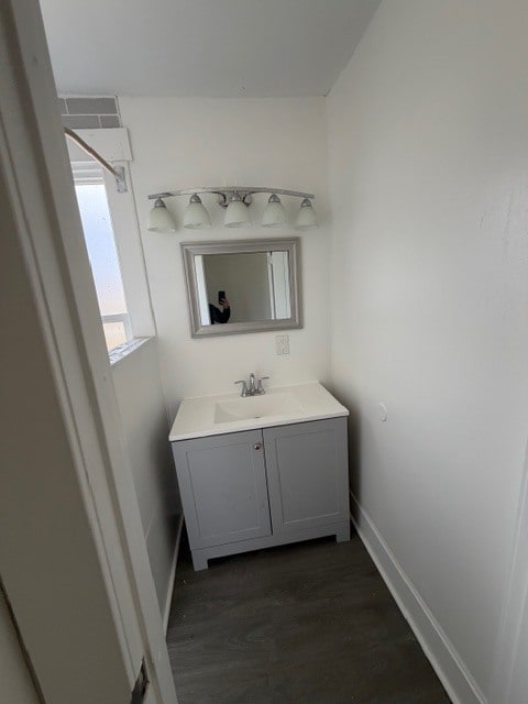 Building Photo - 41 S Oakley Ave