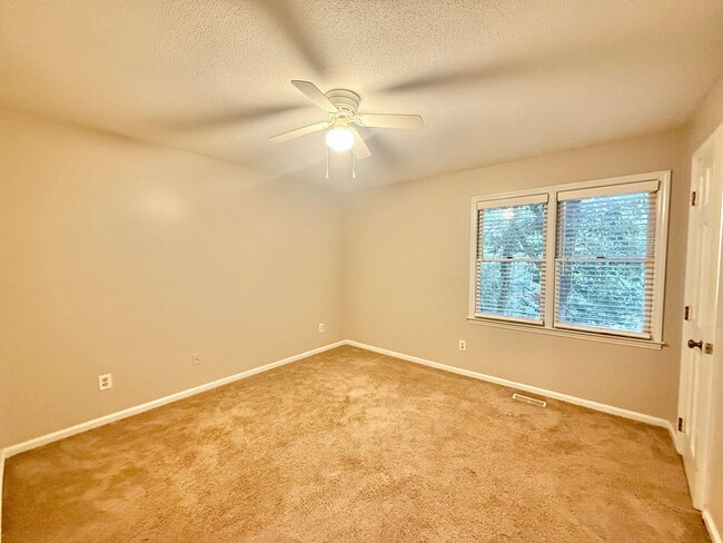 Building Photo - 6523 Hearthstone Dr