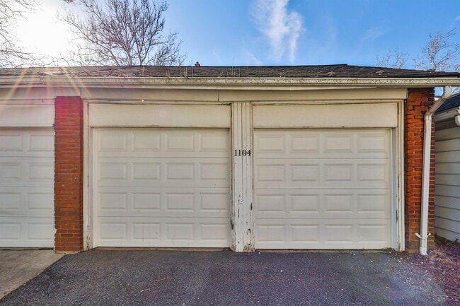 Building Photo - 1104 Elm St