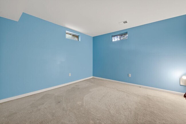 Building Photo - 12031 Arista Manor Way