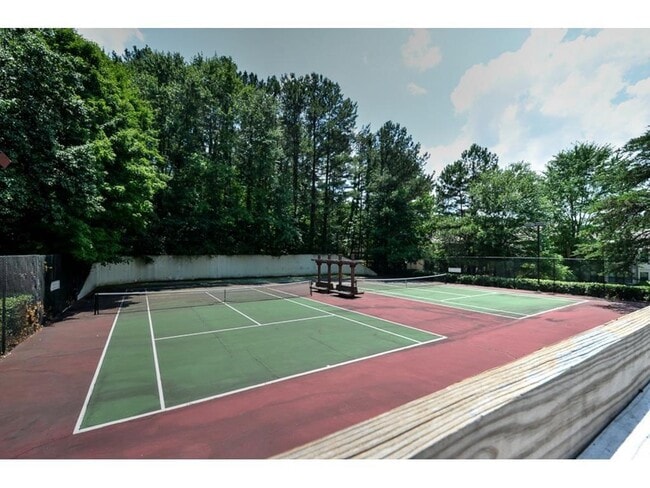 Building Photo - 2510 Huntingdon Chase