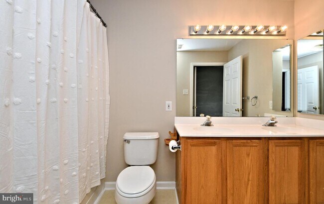 Building Photo - 3435 Westview Dr