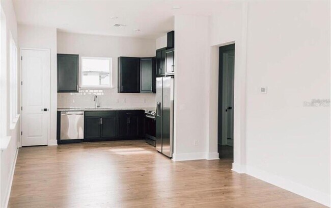 Building Photo - 6824 Bridgman St