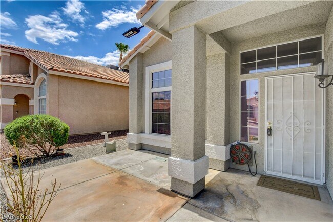 Building Photo - 3557 Sedwick Dr