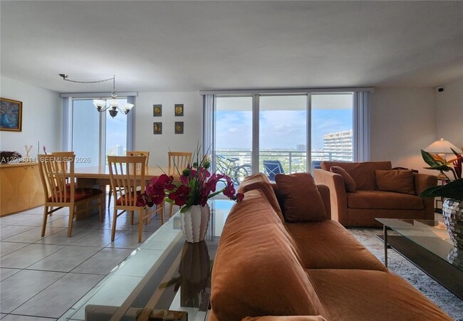 Building Photo - 2030 S Ocean Dr