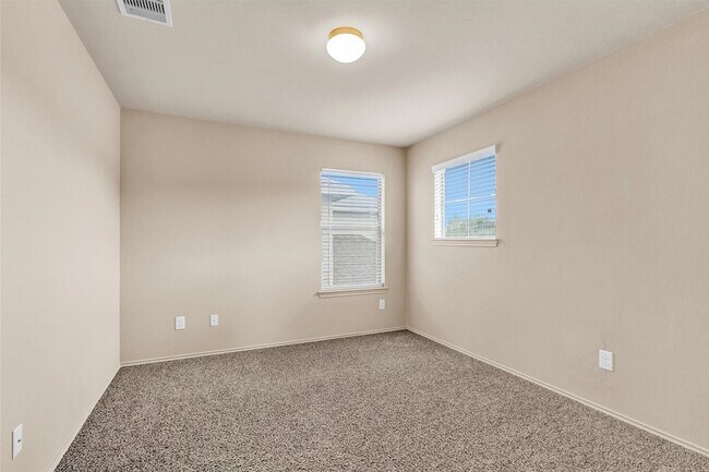 Building Photo - 2119 Treasure Mountain Dr