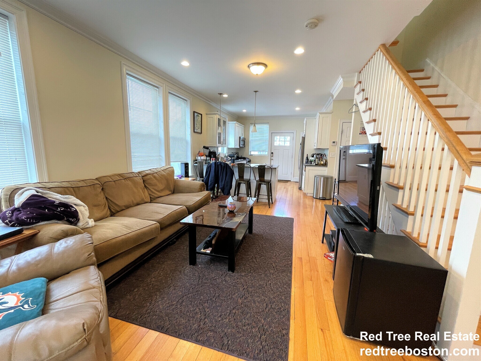 Building Photo - 1 Larose Pl