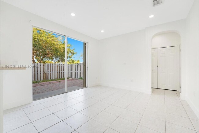 Building Photo - 27433 SW 137th Ct