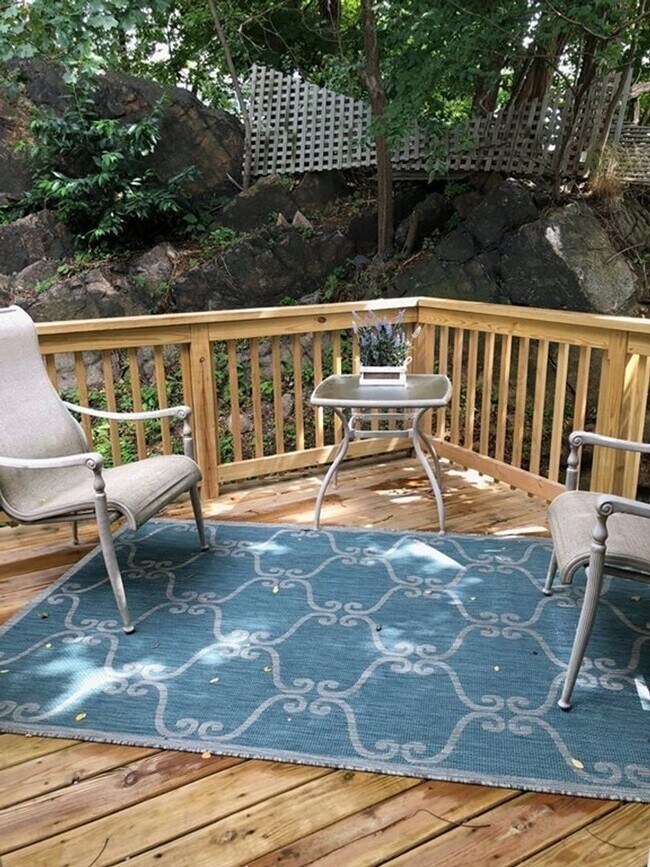 Building Photo - Beautiful Condo In Beverly MA!