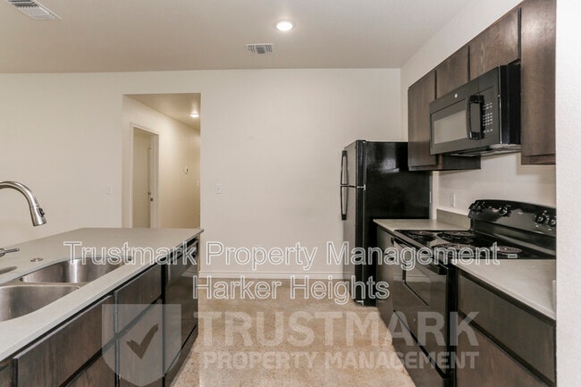 Building Photo - 2329 Alterman Dr
