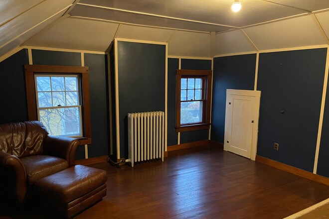 Building Photo - 100 Ridge St