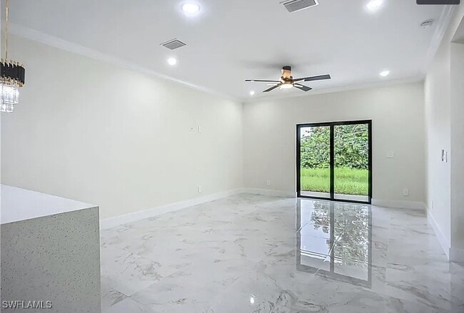 Building Photo - 314 Poplar St