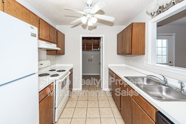 Building Photo - 149 Pine Shadow Dr