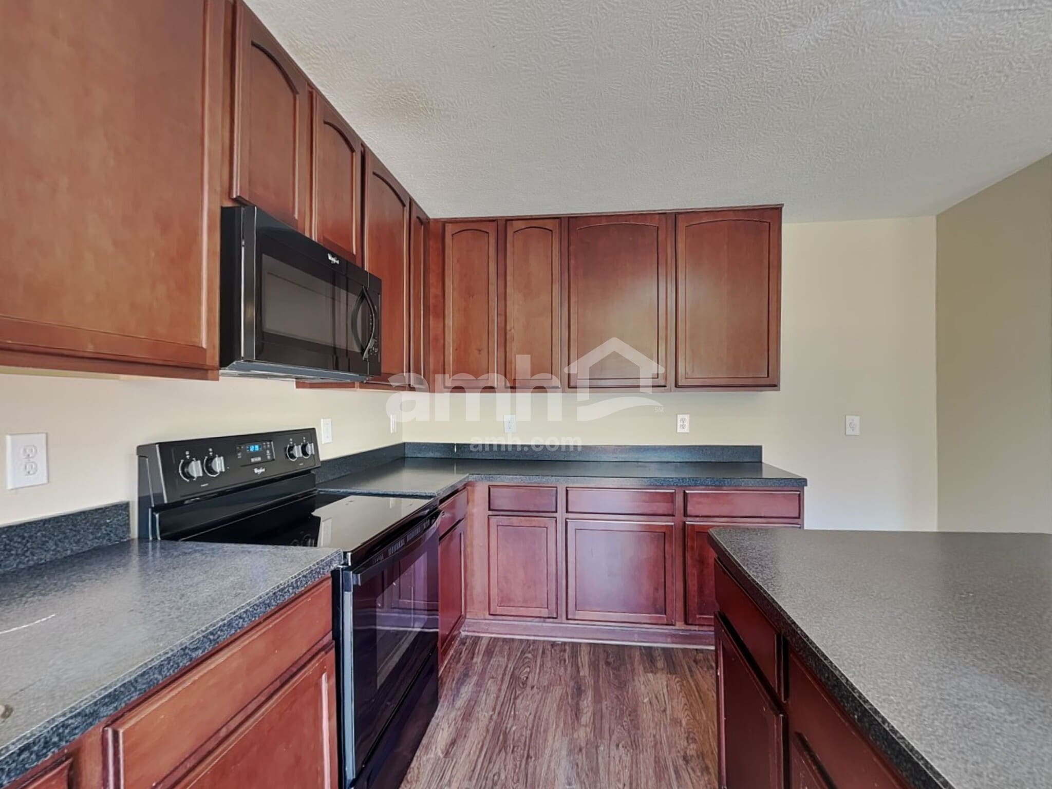 Building Photo - 924 Fresno St