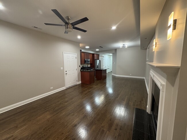 Building Photo - 4143 S Wabash Ave