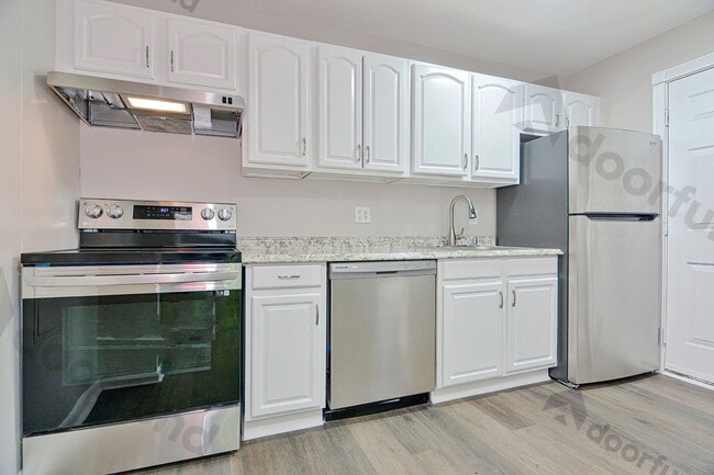 Building Photo - 200 Columbus St