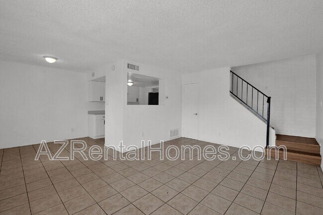 Building Photo - 4715 E Jones Ave