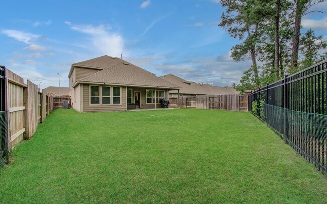 Building Photo - 27817 Ellie Oak Ln