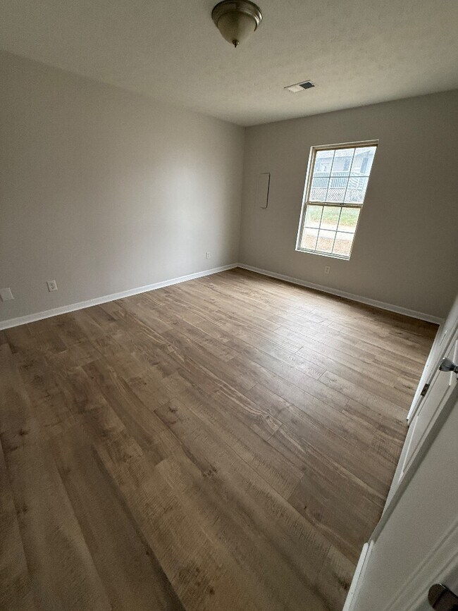 Building Photo - 517 Joel St