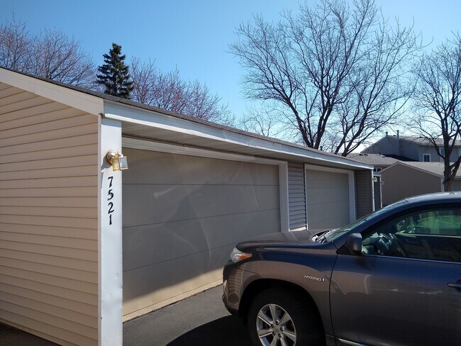 2 car garage with 2 front parking spaces - 7521 Whitney Dr