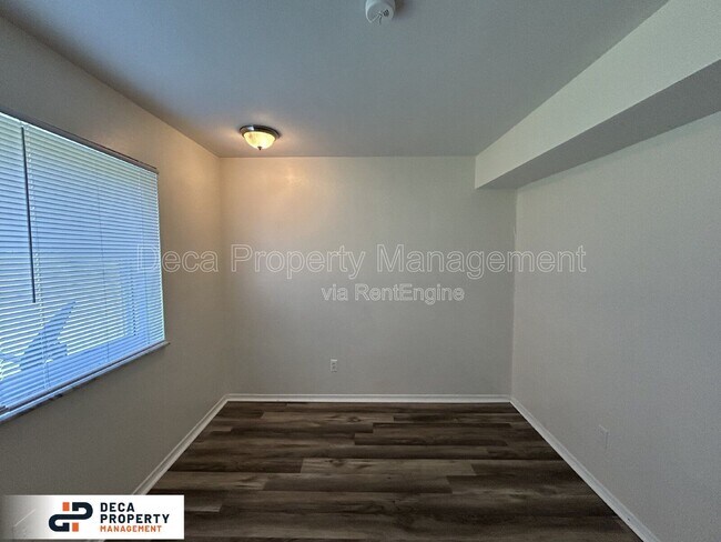 Building Photo - 9910 Broadmoor Dr