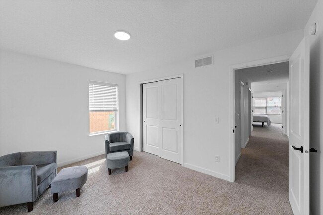 Building Photo - 985 Annagaire Curv