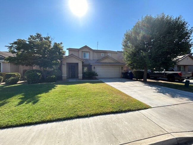 Primary Photo - SW Visalia 3 Bedroom 2.5 Bath with office,...