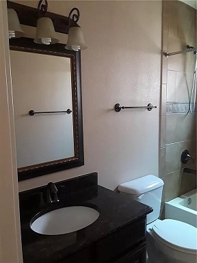 Building Photo - 3728 Coco Palm Dr