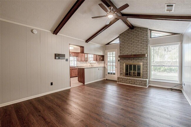 Building Photo - 223 Normal Park Dr